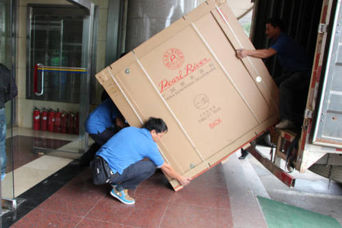 苏尼特右钢琴贵重工艺品无忧运